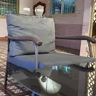 كراسي حديد 2 وا واحد مشترك وطاوله قزاز