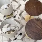 سرير للبيع وطاولتين ضيافه وابجوره