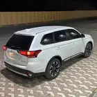 ميتسوبيشي اوتلاندر 2018 نظيف