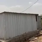 للبيع صندقة حديد معا كراسي و الحمام