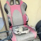 كرسي سيارات رياضي