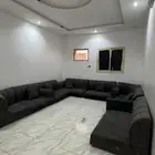 كنب ارضي ولوحات