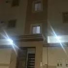 شقة للإيجار مجددة و نظيفة حي الرانوناء