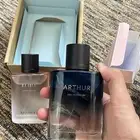 للبيع. عطر من م هيب اسم واحد ارثر والثاني الينا