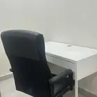 طاولة وكرسي مكتبية فالخرج ( مستخدم ) شراء عاجل