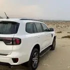 فورد إيفرست 2025 نص فل XLT . منية المستخدم
