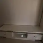 طاولة تلفزيون