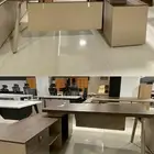 مكتب مع سكرتارية أنيق وعصري
