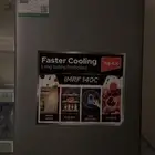 ثلاجه متوسطه الحجم تصلح للغرف او الديوانيات