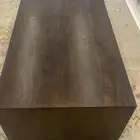 طاوله خشب نظيفه وجديده سبب البيع ماتليق مع طاولات الخدمه