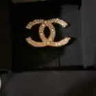 بروش نسائي شانيل