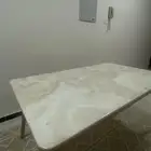 طاولة طعام