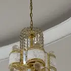 اثاث وثريات