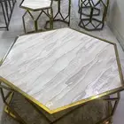 طاولات للبيع جديده ونظيفه وخامتها حلوه