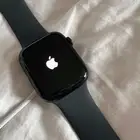 ساعه ابل الإصدار Es44