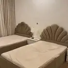 سرير جديد نفر ونص 300 الواحد وكنب صاله 1500