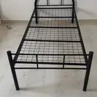 سرير حديد