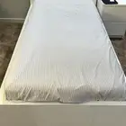 سرير ل شخص واحد