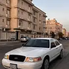 فورد كراون فكتوريا مخزن للبيع