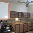 دولاب مطبخ نظيف