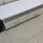 طاولة تلفزيون