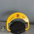 حاجز مواقف سيارات وحاجز متمدد