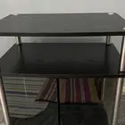 طاولة ودولاب