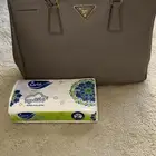 شنطة برادا أصليه جديده استعمال مرتين بس
