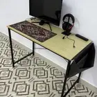 طاولة مكتب