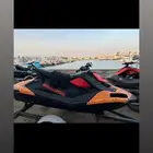 دباب بحري مع موقف في الدرة