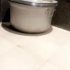 قدر كبير ( يطبخ ذبحتين و 3 صحون وسط