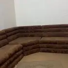 كنب مكون خمس اوست قطع بحاله جيدة يحتاج تنظيف فقط