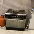 فرن و كنب 5 قطع بحالة ممتازة