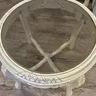 طاولات جديده ونظيفه مافيها كسور