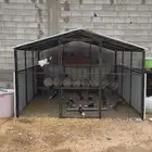 للبيع صندقه 3 في 3 نظيف فتحات صغيره