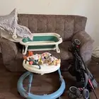 سرير وكرسي وعربة ومروش رضيع للبيع