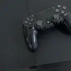 سوني فور مع يد نظيف