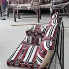 جلسات ارضية وكراسي خارجية