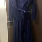 فستان لبسته مرتين بس كم ساعه اشتريته من بوتيك ناره