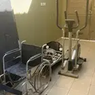 كرسي متحرك وسير وستب ماشين جميعها للبيع