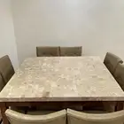 طاولة طعام