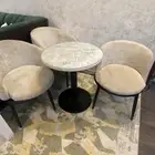 طاوله مع 4كراسي