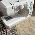 ماكينة خياطة