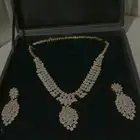 طقم نسائي ذهبي