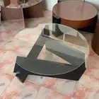 عروض على طاولات المجالس