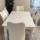 طاولة طعام