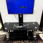 طاوله مع تلفزيون