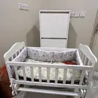 سرير اطفال مع دولاب للحذيان مع دراجه اطفال للبيع