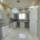 شقه ثلاث غرف وصاله للإيجار بحي البيان