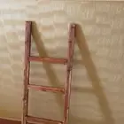 سلم خشبي